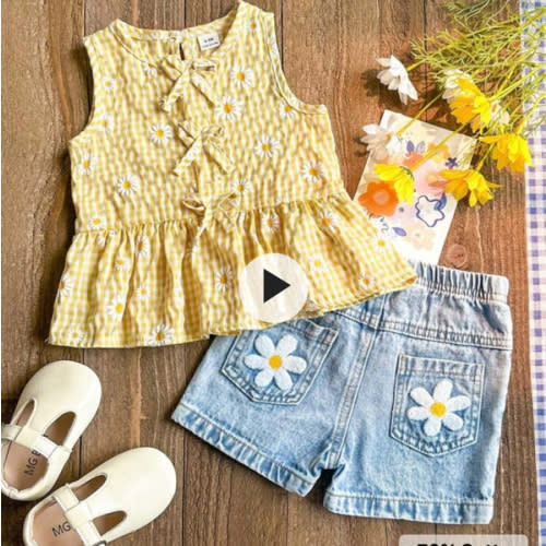SHEIN Playful Pals 2026 Baby Girls Soft Squishy Fabric Summer Fashion, Vacation Travel Essential, Baby Girls Yellow Plaid Daisy Sweet Casual 2-Piece Set, Round Neck Short Sleeve T-Shirt + Denim Shorts, Fresh Collegiate Style For Outdoor, Home, Sports, Par