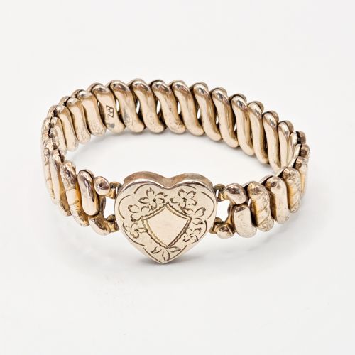 Vintage Sweetheart Expandable Bracelet Engraved Heart (untested gold tone)