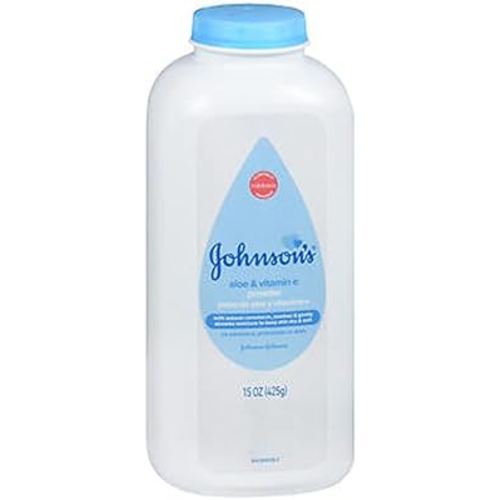 Johnson's Baby Powder, Naturally Derived Cornstarch with Aloe & Vitamin E for Delicate Skin, Hypoallergenic and Free of Parabens, Phthalates, and Dyes for Gentle Baby Skin Care, 15 oz (Pack of 2)