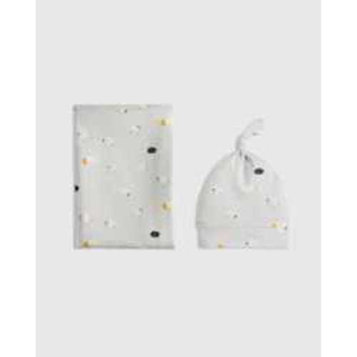 Bamboo Swaddle & Hat Bundle - Baby in Little Sheep