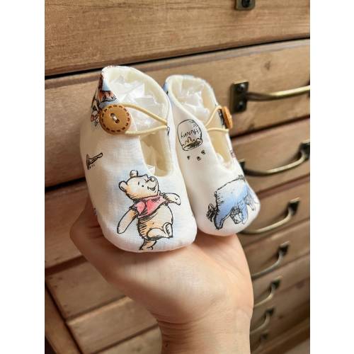 Winnie and friends Baby shoes - Several Sizes