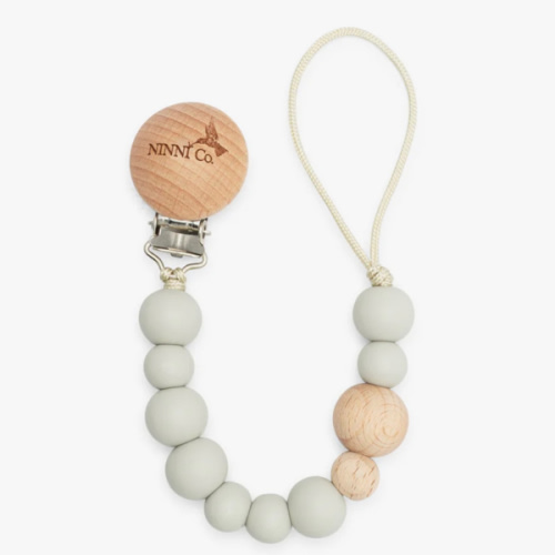 Ninni Co. Mist Gray Pacifier Clip