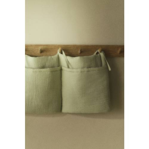 WALL-HANGING MUSLIN ORGANIZER