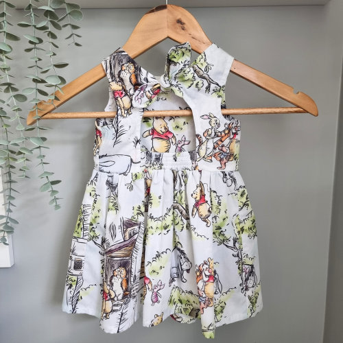 Winnie the Pooh Dress, Winnie the Pooh, Baby Clothes, Baby Girl Dress, Baby Girl, One Hundred Acre Wood Romper, 1st Birthday Romper, Winnie