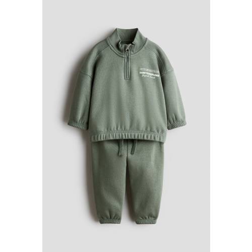 2-PIECE BRUSHED-INSIDE SWEATSHIRT AND JOGGERS SET
