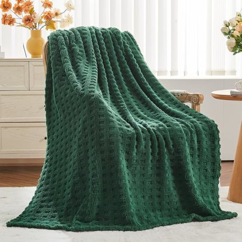 NEWCOSPLAY Super Soft Throw Blanket Ivory Premium Silky Flannel Fleece 3D Checkered Lightweight Bed Blanket All Season Use (Ivory Checkered, Throw(50"x70"))