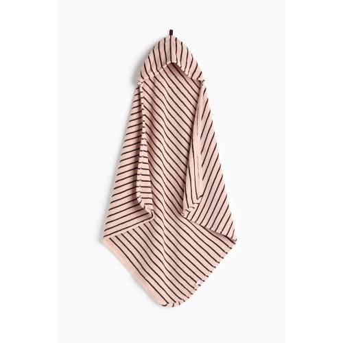 HOODED BATH TOWEL