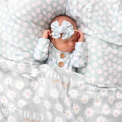 Soft Green Daisy Newborn Baby Knot Gown & Hat