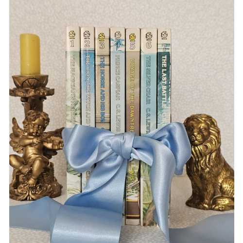 1989 Vintage Set Complete Chronicles of Narnia / Seven Paperbacks / Illustrated