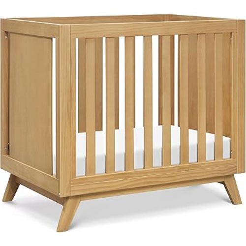 Davinci Otto 3-in-1 Mini Baby Crib with 4 Inch Mattress Included - GREENGUARD Gold Certified - Baby Crib Convertible to Toddler Bed & Daybed - 4 Adjustable Heights - Easy to Assemble - Honey