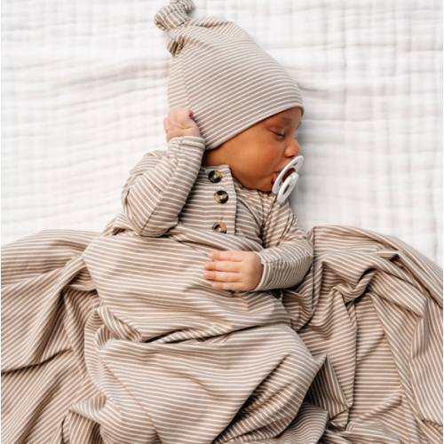 Banks Newborn Hat Bundle (Gown)