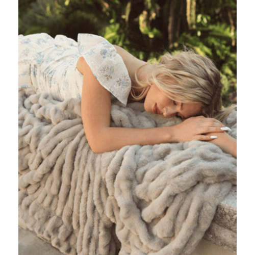 Hugs Tranquil Dove Plush Blanket | Minky Couture