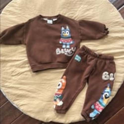 Zara Bluey Sweat-Set in Brown. Size 2-3