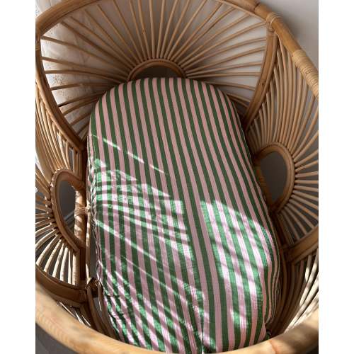 Organic Muslin Fitted Sheet - Strawberry Matcha – AEGI BLOOM