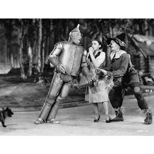 Wizard Of Oz Tin Man Leaning on Dorothy in Black and White Photo Print (10 x 8)