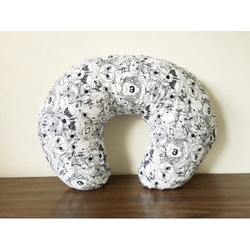 Onyx Menagerie boppy cover