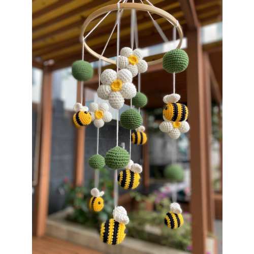 Bee & Flower Baby Mobile – Adorable Handmade Crib Decor – Perfect Gift for Newborns