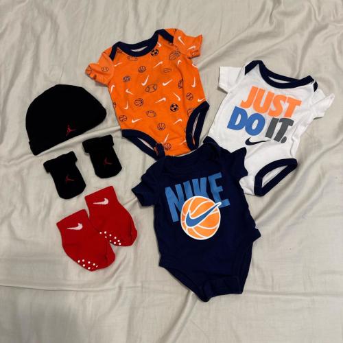 Nike & Jordan baby onsie bundle 
Price include all...