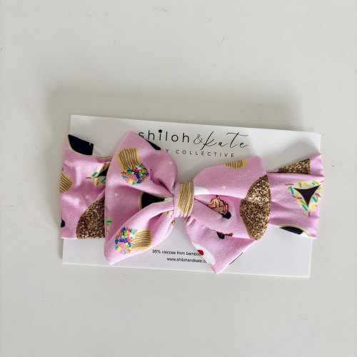 Bubbe's Bakery Bow