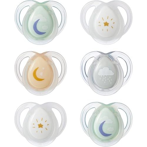 Tommee Tippee Nighttime Pacifiers, 0-6 Months, 6 Pack of Glow in The Dark Pacifiers with Symmetrical Silicone baglet