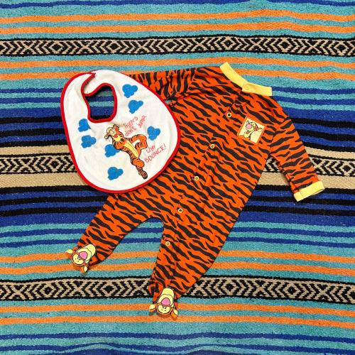 Vintage 90’s Tigger Footie Pajamas with Bib, 3-6 Months, Winnie the Pooh
