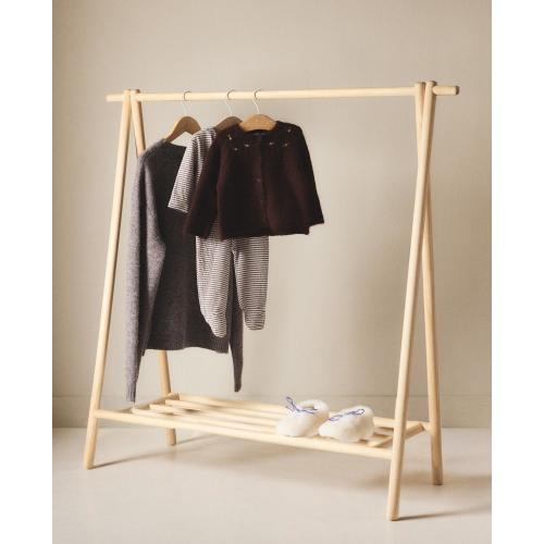 WOODEN CLOTHES RACK