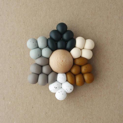 Silicone + Wood Teether Star
– Jabaloo