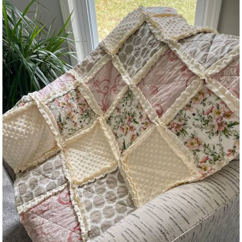 Handmade to order vintage floral rag quilt in cream and pink tones