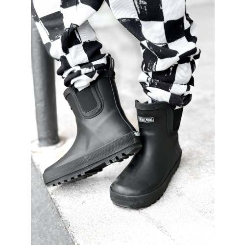 Classic Midi Rain Boot in Black / Black