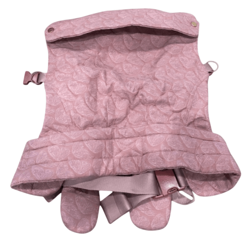 Mabē The Monarch Carrier, Pink butterflies