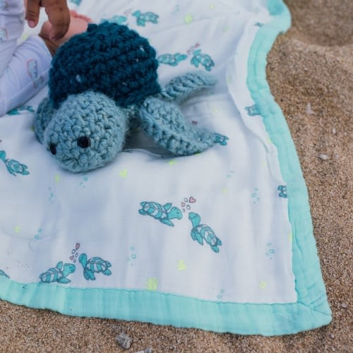 Honu Honi Baby Quilt - Coco Moon Hawaii