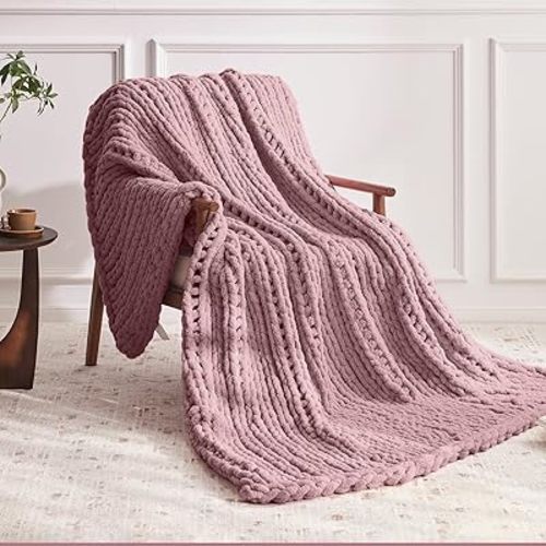 Negwoo Chunky Knit Throw Blanket, 50''*60'' Knitted Throw Chenille Yarn for Bed Couch, Handmade Muted Pink Crochet Big Thick Blanket, Machine Washable Cute Comfy Blanket for Home Decor