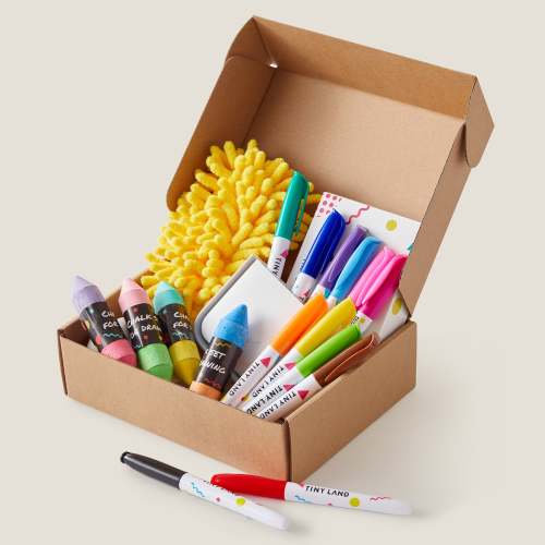 Tiny Land® Magnitales Easel Art Kit