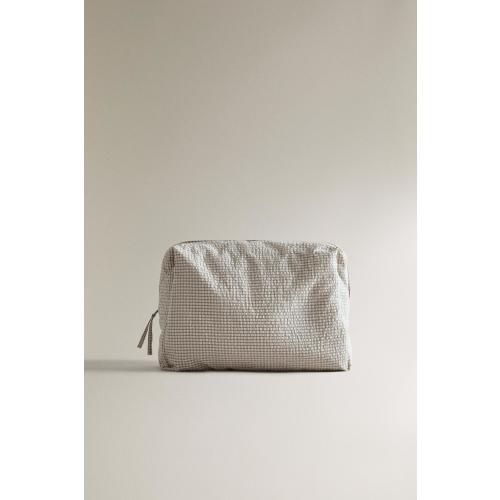 CHILDREN'S GINGHAM TOILETRY BAG