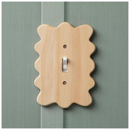 Scalloped Wood Single Switch Plate