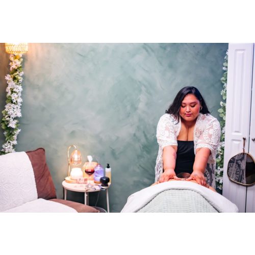 Prenatal massage - The Calm Cove
