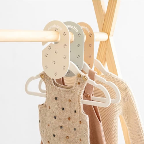 3 Sprouts Baby Closet Dividers Set of 8 - Toddler Clothes Organizer Hanger, Double-Sided Size Labels - Nursery Organization for Newborn Clothing, Infant, Boy & Girl - Blueberry