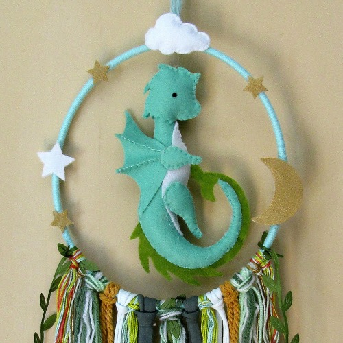 Personalized decorative dragon dreamcatcher for children's room - Handmade birth gift