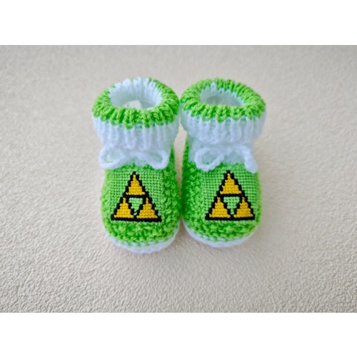 Zelda Baby Booties * Knitted Triforce Crib Shoes * Gamer Gift * Handmade Baby Slippers * Stay-On Crib Shoes * Cute Baby Shower Gift