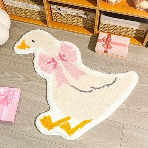 Tinideya Silly Goose Nursery Bath Rug 26.77 ''x 30.91 ''Cute Bow Goose Tufted Mat Absorbent Bathroom Rugs with Non Slip Backing Funny Playroom Classroom Decor Floor Mat for Bathroom Carpet