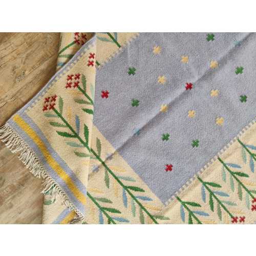 Handmade  Wool Kilim Rug, Modern Floral Flatweave Carpet, 100% Wool Area Rug For Living Room, Bedroom Decor, Scandi Boho Style Handwoven Rug