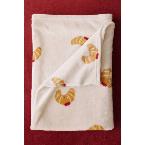 PATTERNED FLEECE BLANKET