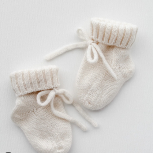 Socks and booties / Bas et bottillons