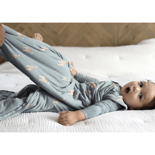 Giraffe Moss Sage 1.0 TOG Bamboo Viscose Sleep Sack | günamüna