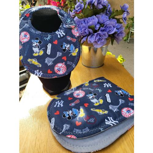 Newborn Baby  Bib and Burp Cloth Set New York Yankees Disney