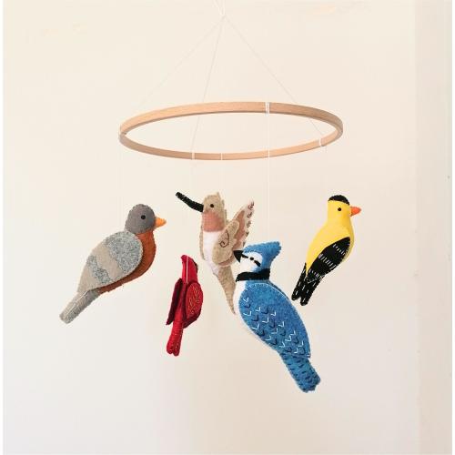 Birds mobile for crib,realistic felt blue jay northern cardinal hummingbird bird mobile,nursery decor,baby shower gift ideas,plush toys