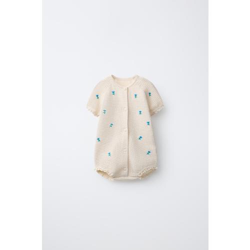 EMBROIDERED FLORAL TEXTURED ROMPER WITH LACE TRIM - Ecru | ZARA United States