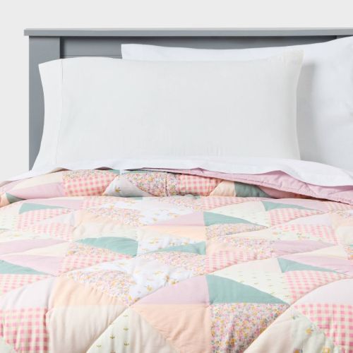 Multi Patchwork Heirloom Kids' Quilt - Pillowfort™