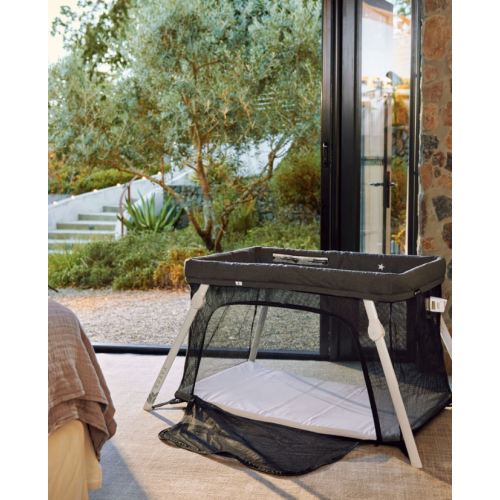 Lotus Travel Crib