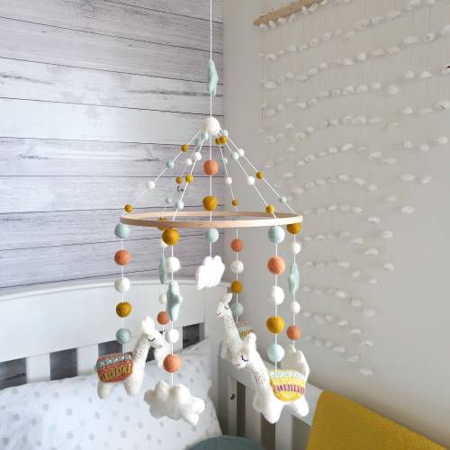 Llama Baby Mobile, Nursery Mobile, Crib Mobile, Nursery Decor, Baby Shower, Felt Mobile, Pregnancy Gift, Mom to Be Gift